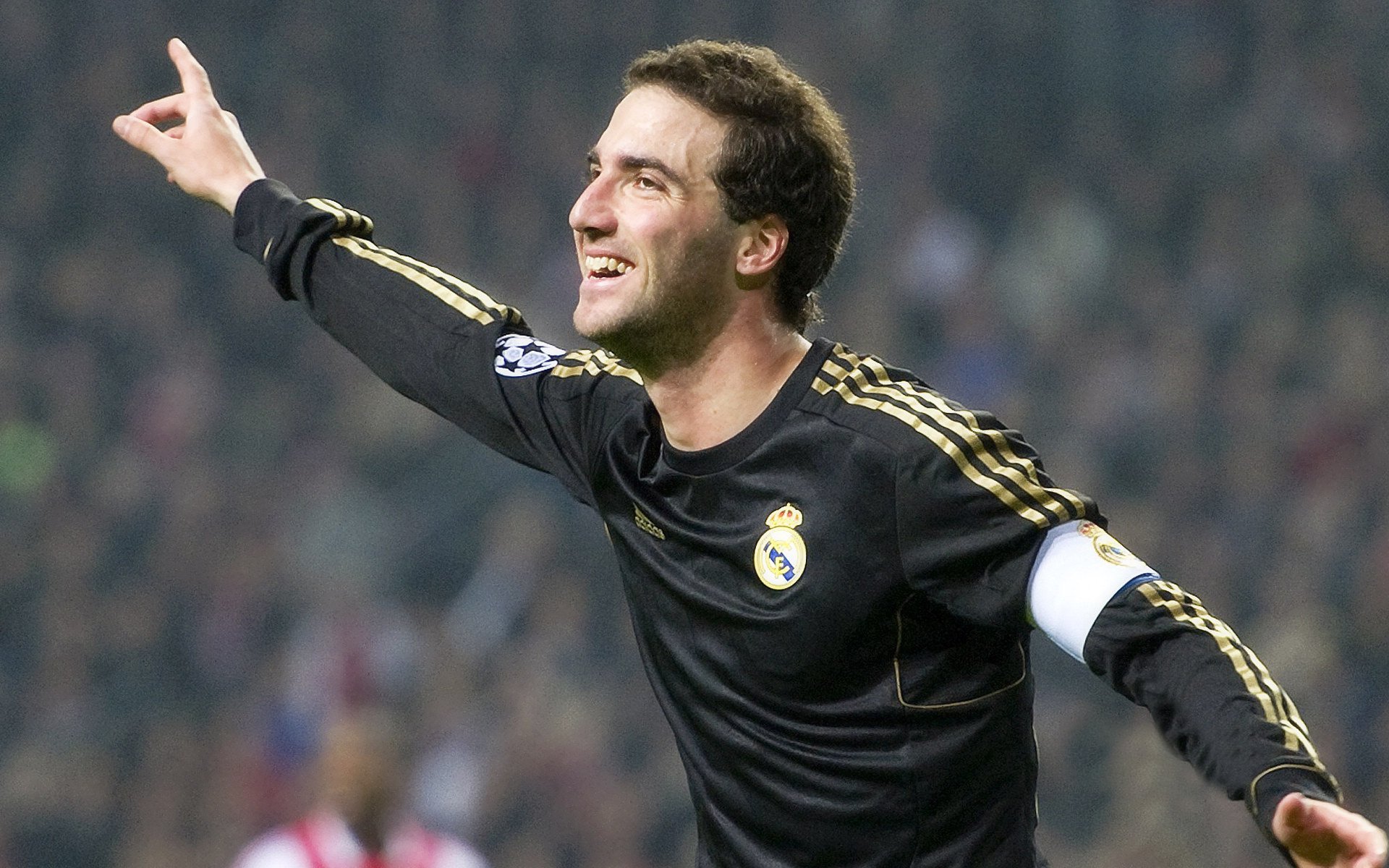 奥亚尔萨瓦尔爆发，皇家社会墨西哥式巅峰对决，如何撕碎现代足球的战术铁幕？